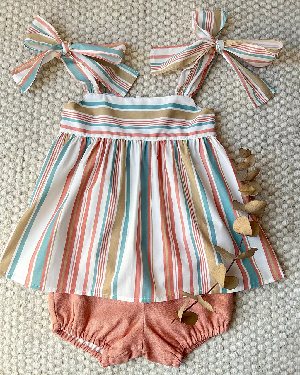 Conjunto para niña Rayas de Paloma de la O Conjunto para niña Rayas de Paloma de la O
