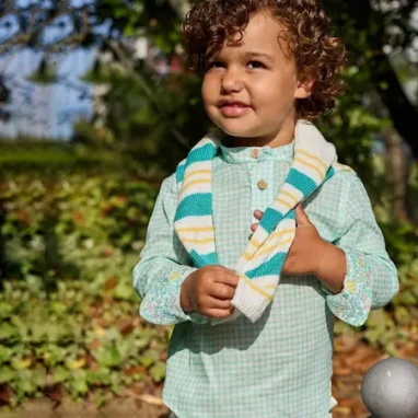 Ropa para niño de diferentes marcas